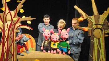 Приключения поющих поросят