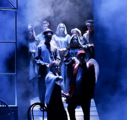 Вышел ангел из тумана