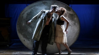 Светит, да не греет | спектакль