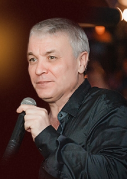 Александр Дюмин