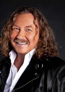 Игорь Николаев