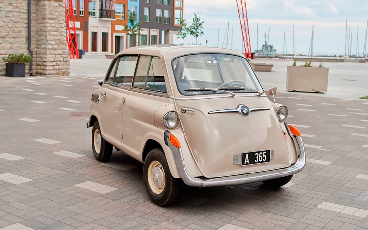Citroen Фантомаса, Lincoln Рузвельта и другие. Что продают на вторичке
