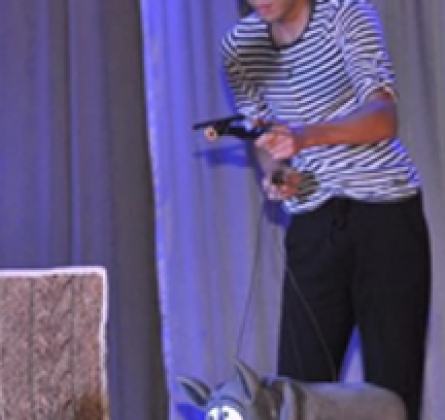 Носорог и Жирафа | Народный театр кукол и актера Саквояж