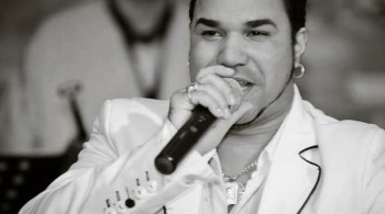 Los Amigos и Мишель Мартинес