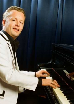 Денис Мажуков