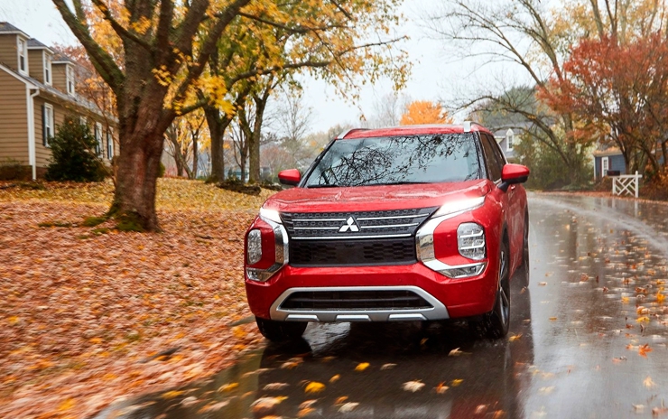 Mitsubishi представила кроссовер Outlander нового поколения