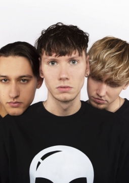 Космонавтов нет