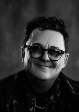 Игорь Саруханов