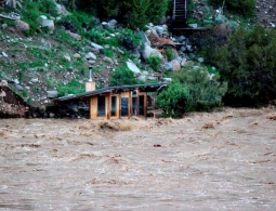 Национальный парк Йеллоустоун погрузился под воду, с чем это связано?