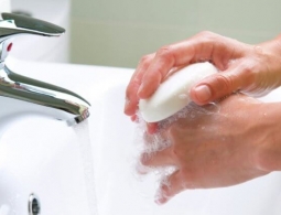 Почему и как мыло убивает микробы