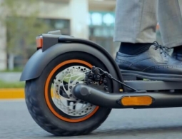 Надёжный, быстрый, недорогой: какой электросамокат купить в 2022