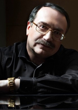 Даниил Крамер