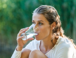 Зачем пить минеральную воду