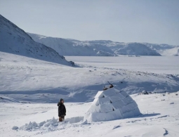 Почему внутри снежного жилища эскимосов всегда тепло