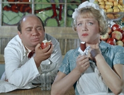 Вкус детства: 10 продуктов из СССР, которые навсегда исчезли из магазинов (и мы по ним скучаем)