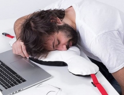 Почему хочется спать после еды и как с этим бороться?