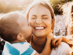 Наставник или друг: какая вы мама по знаку Зодиака?