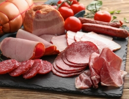 Это опасно: 4 вида мяса, которые лучше не есть