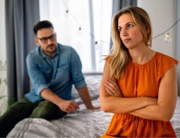 Невозможно терпеть: бытовые привычки знаков Зодиака, которые разрушают брак