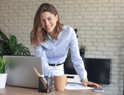 Гороскоп карьеры на 2023 год: кого ждет долгожданное повышение, а кого — увеличение зарплаты