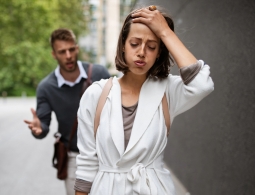 Безучастный Лев и мстительный Скорпион: как разные знаки Зодиака ведут себя при расставании