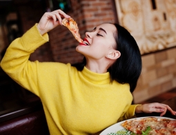 Вкусно и без сожалений: самые полезные блюда фастфуда