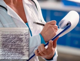 Почему у врачей непонятный почерк и как его разобрать