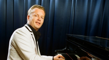 Денис Мажуков