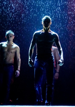 Шоу под дождем II | Дышу тобой