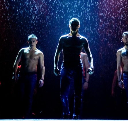 Шоу под дождем II | Дышу тобой