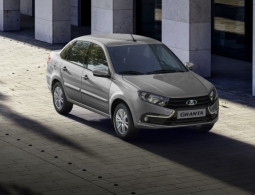 Такого не было с 2011 года. Lada Granta установила исторический рекорд продаж в России