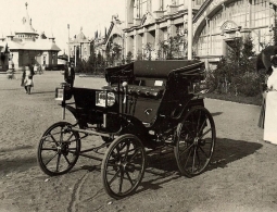 127 лет назад представили первый русский автомобиль. Вот что он мог