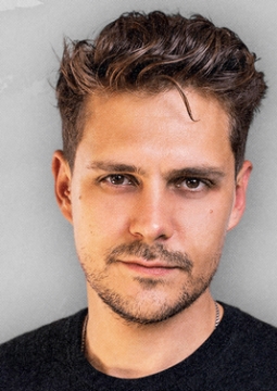 Милош Бикович