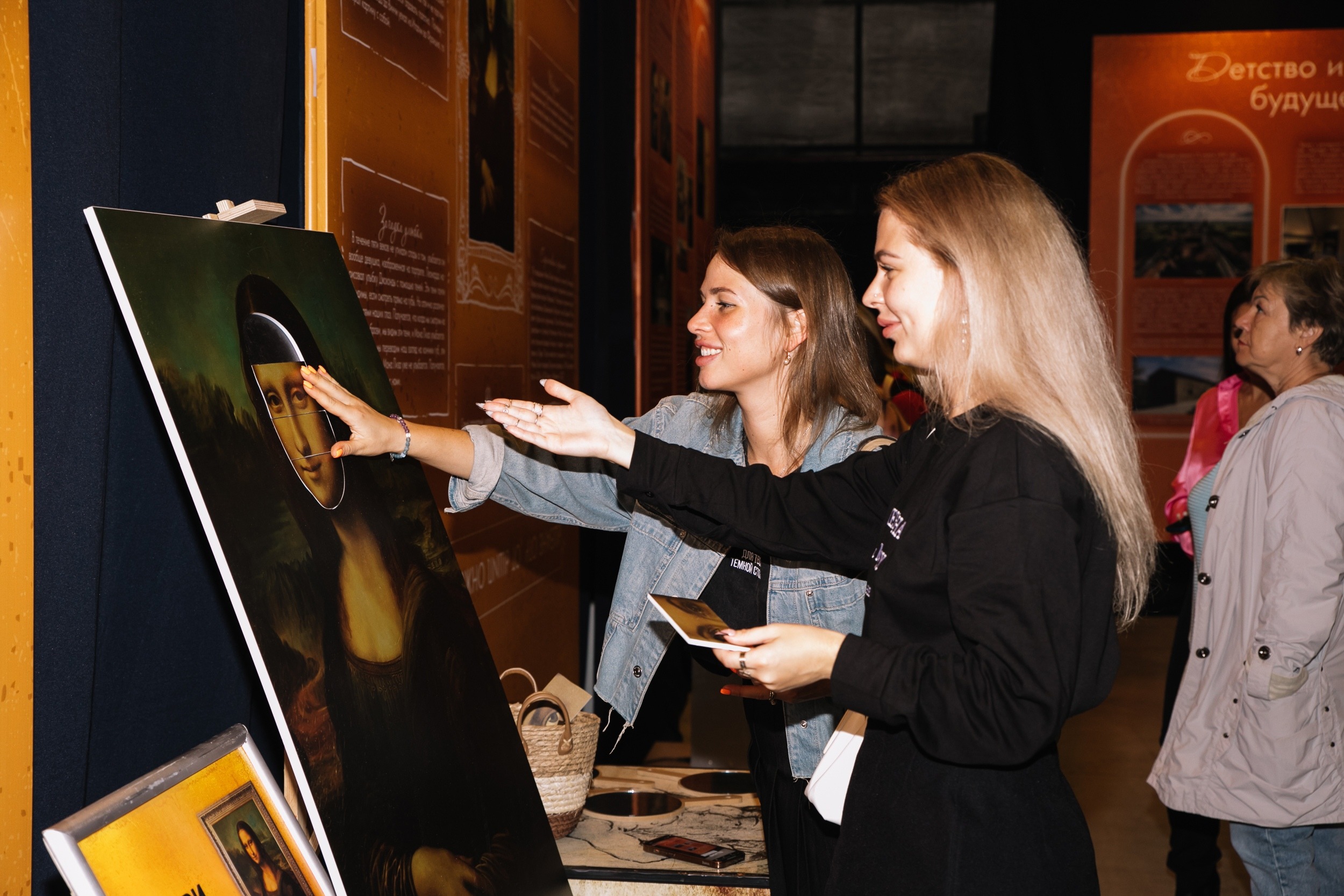Выставка «Ожившие полотна Леонардо да Винчи: Тайна Моны Лизы» в Екатеринбурге продлится до 3 декабря, но ее уже посетили 6 тыс. человек
