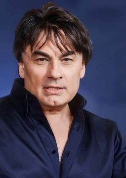 Александр Серов