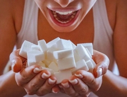 Почему людям нельзя полностью отказываться от сладкого