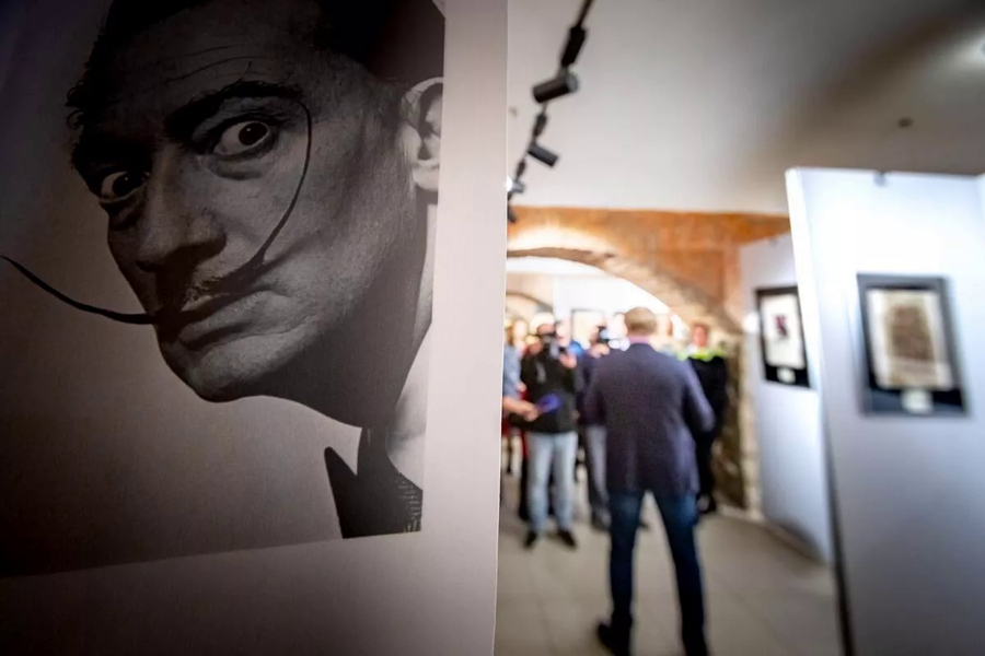 На Урале открылась выставка графики Пикассо, Шагала и Дали