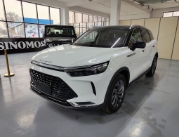 Очередной автобренд из Китая приходит в Россию. Уже на следующей неделе в России официально появится BAIC
