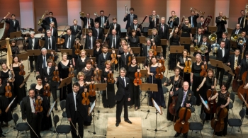 Симфонический оркестр и Денис Шаповалов