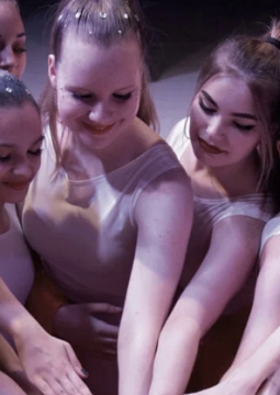 Связаны одной нитью