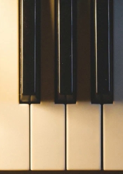 Нам дороги эти позабыть нельзя