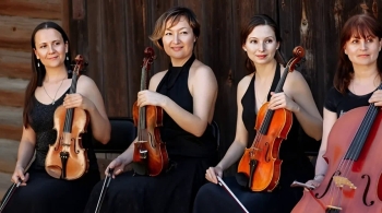 Звучи, божественная лира!