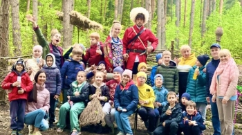 Казаки-разбойники клад с Бабой-ягой ищут