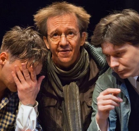 Три товарища