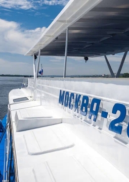 Речная прогулка