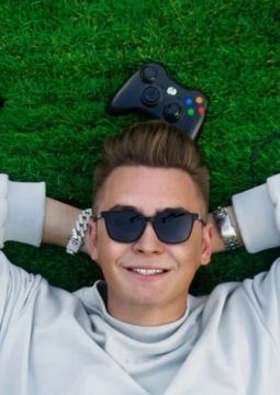 Влад Кобяков