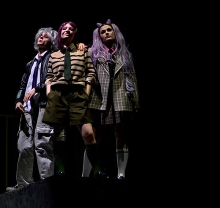 Яна всем нравится (нет)