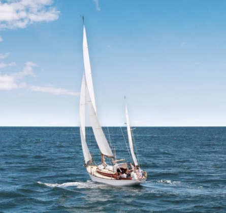 Прогулка на парусной яхте