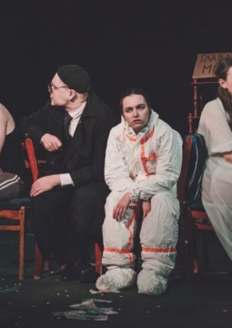 Человек в закрытой комнате