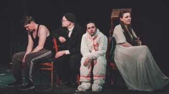 Человек в закрытой комнате